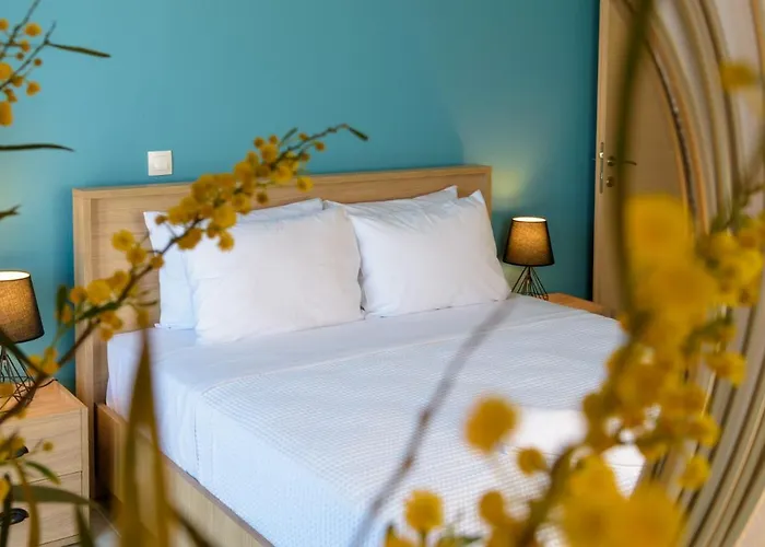 Margarita'S Seafront Luxury Apartment